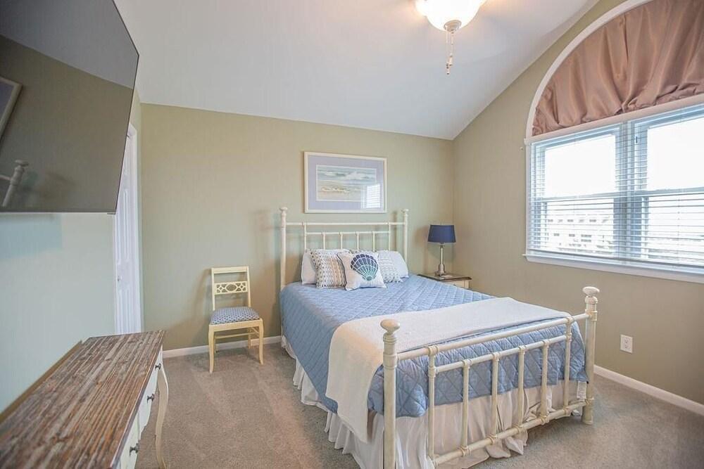 Ancora 4 Bedroom Home by Redawning