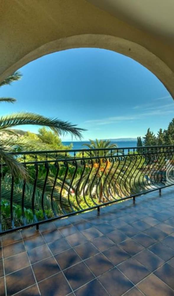 Private Double Bed Room With Balcony and Sea View