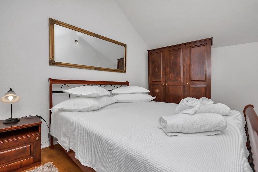 Villa Topolinath Pool