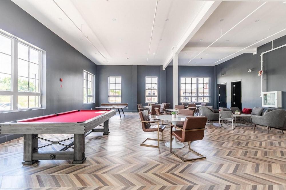 2Br Amazing Loft Free Parking Gym