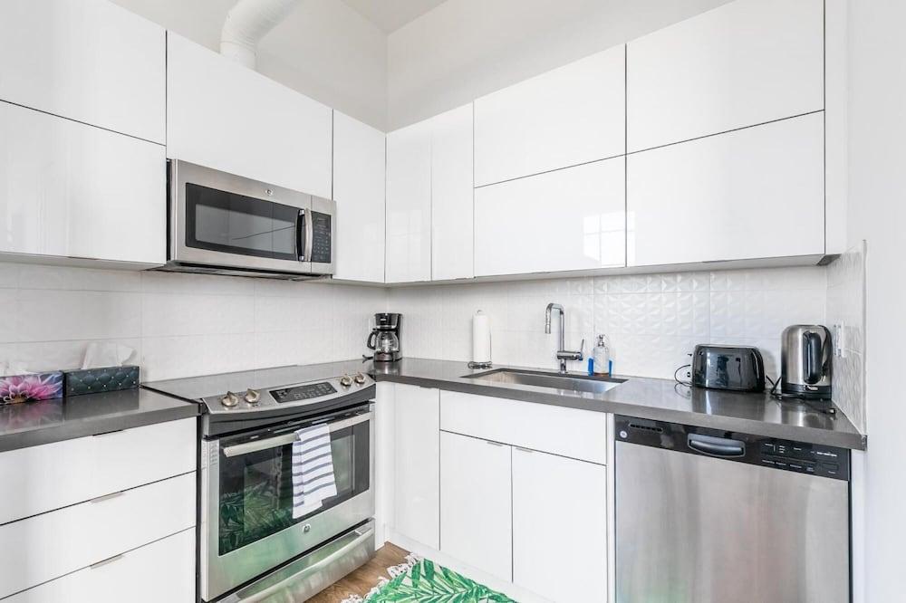 Grand 2Br Dundurn Loft Rooftop Terrace With Sunbeds Parking Gym