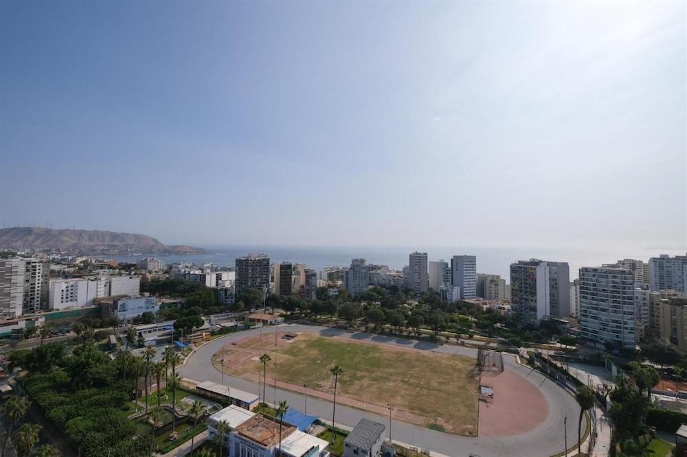 Stylish apt Amazing Ocean View - Gym Karaoke Pool