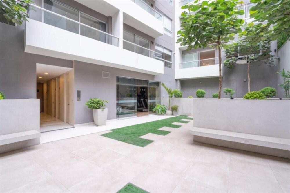 Modern 1Br New Flat w Terrace Pool Gym