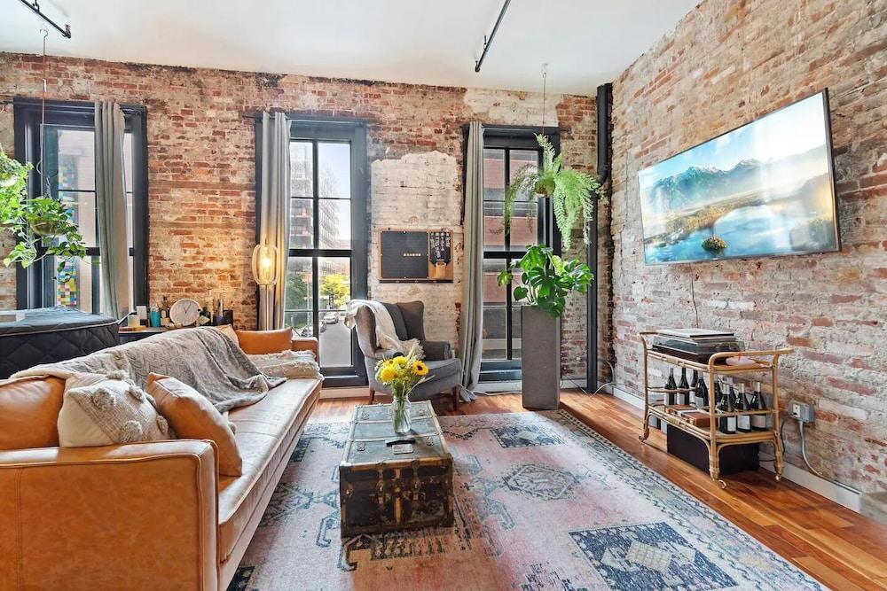 LUXURIOUS Condo Elevator Parking