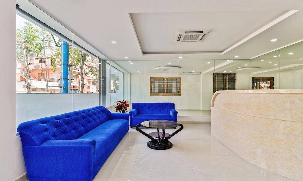 Treebo Trend Blu Orchid