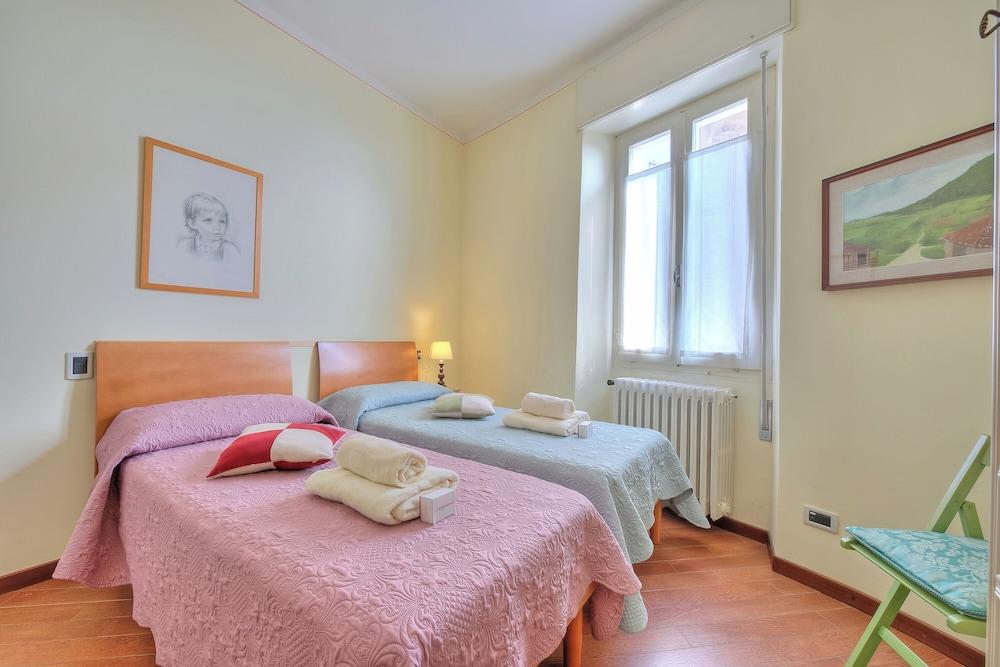 Angela -terrace & Beautiful View Lake