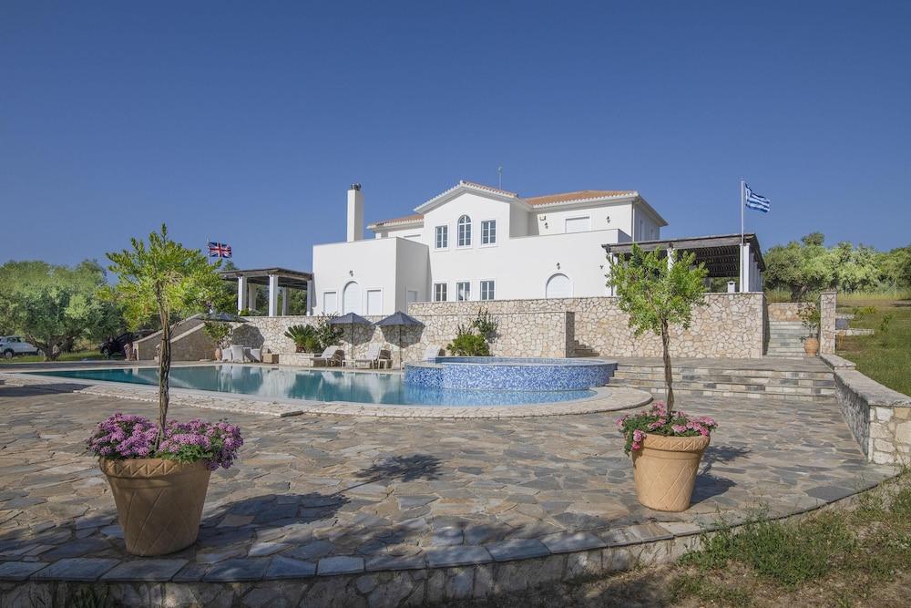 Amazing Pool Villa Kyllini Sea View