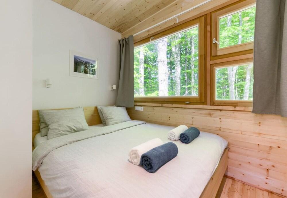 Tree House Lika With Whirlpool