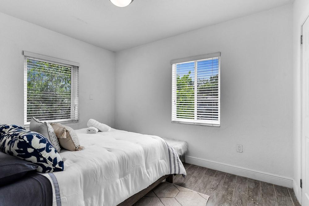 Design District Luxe 3BD Home