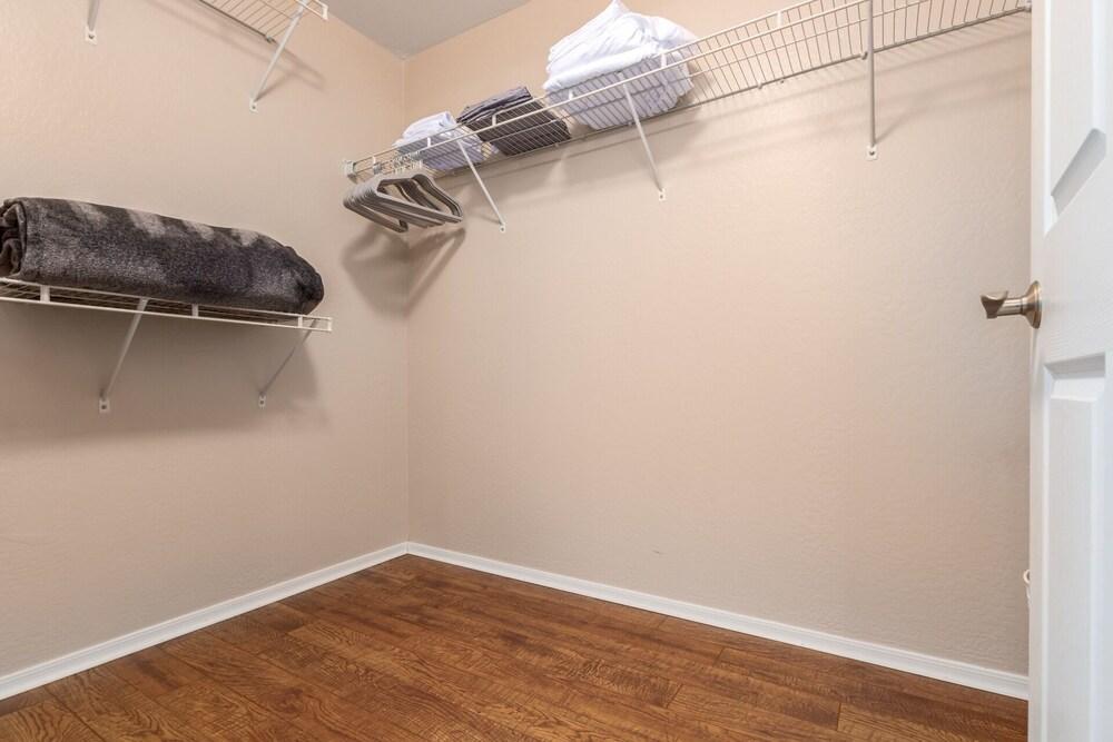 Mountain View #912 2 Bedroom Condo by Redawning