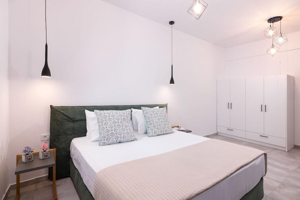 Lithies Zante Living