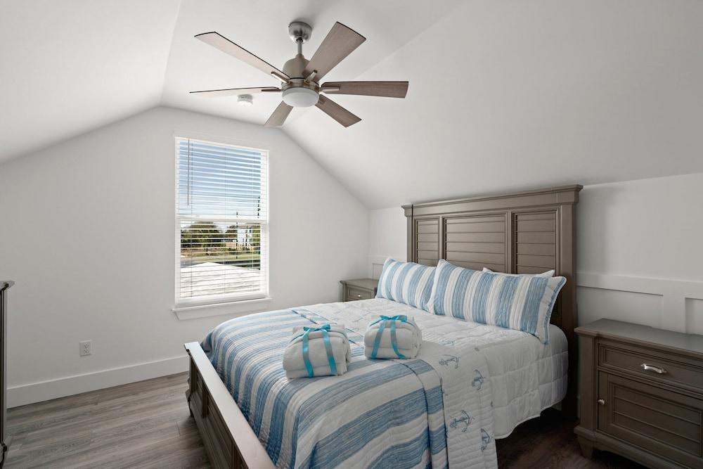 Brand NEW Expansive Coastal Home w/ Custom Furnishings Sleeps 15