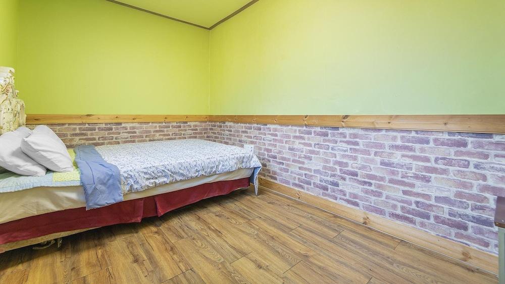 Pocheon Bomulsum Pension