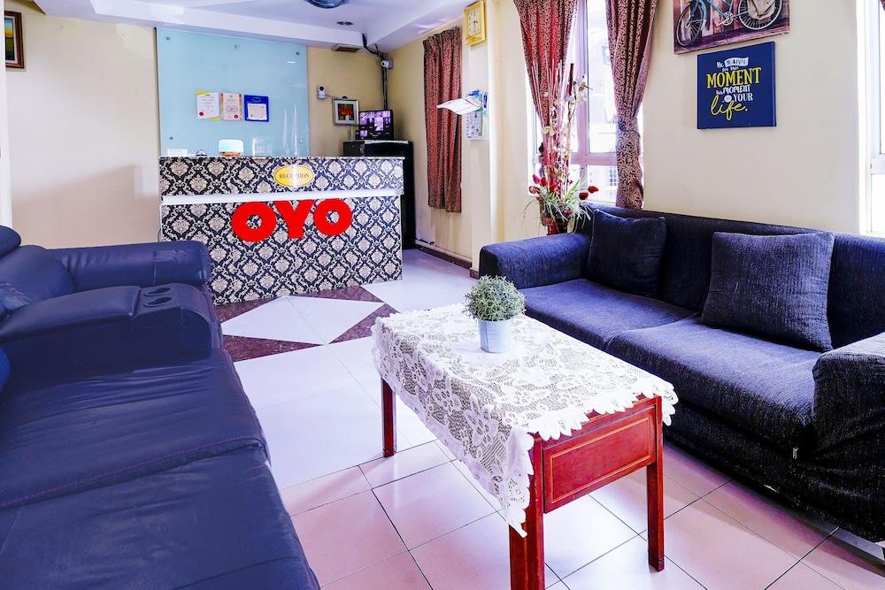 OYO 90486 Station Hotel
