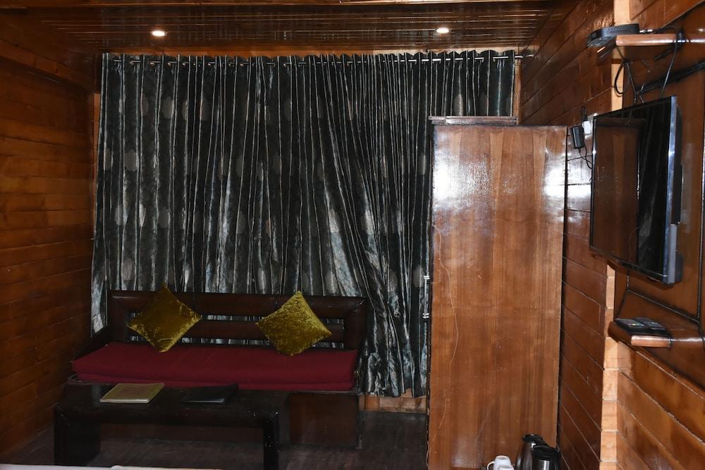 Aanantham Country Resort