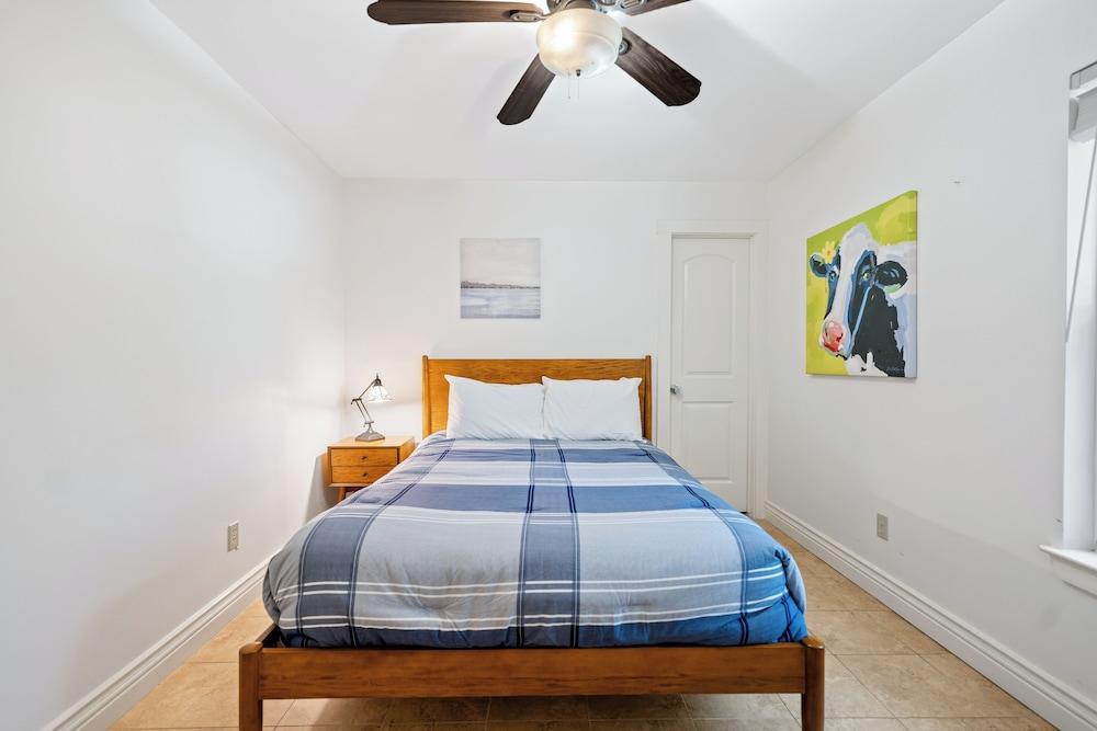 Screened-in Porch Walkable to Soco