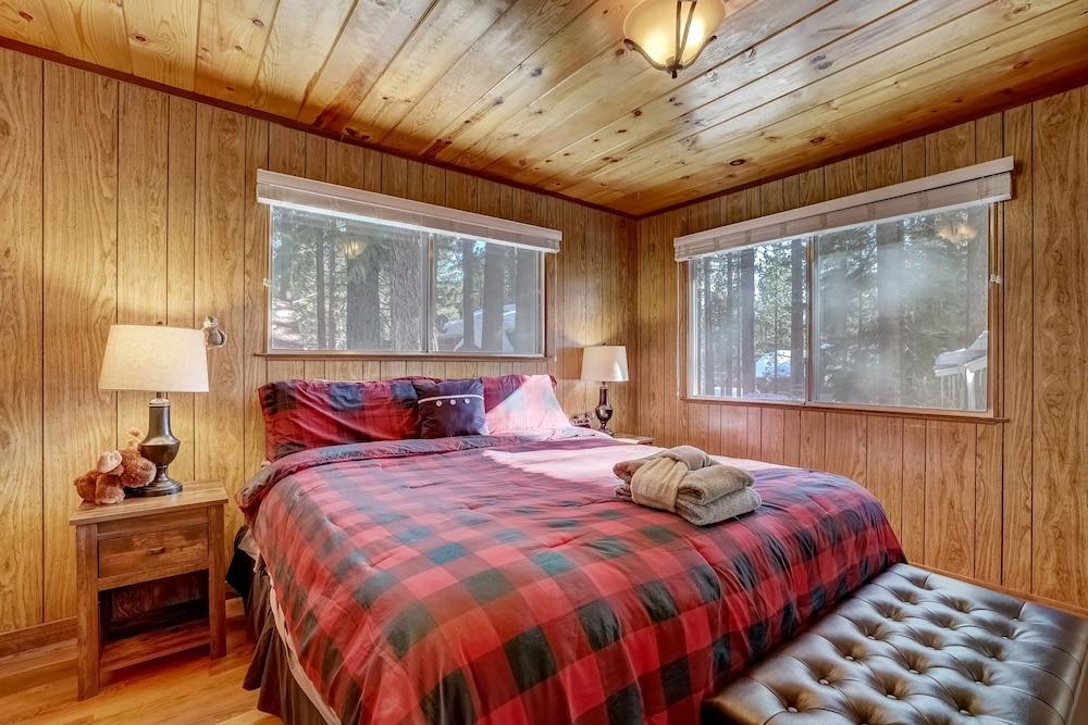 Come Snuggle Up at Cozy Bear Cabin!