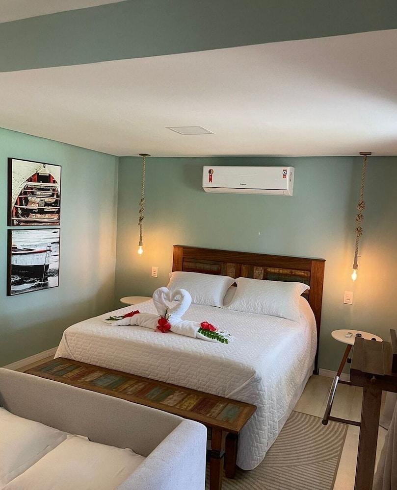 Catamaran Praia Chalés