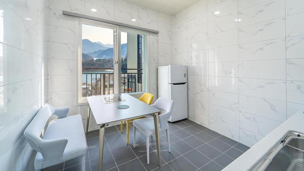 Gapyeong Boreum-dal Poolvilla