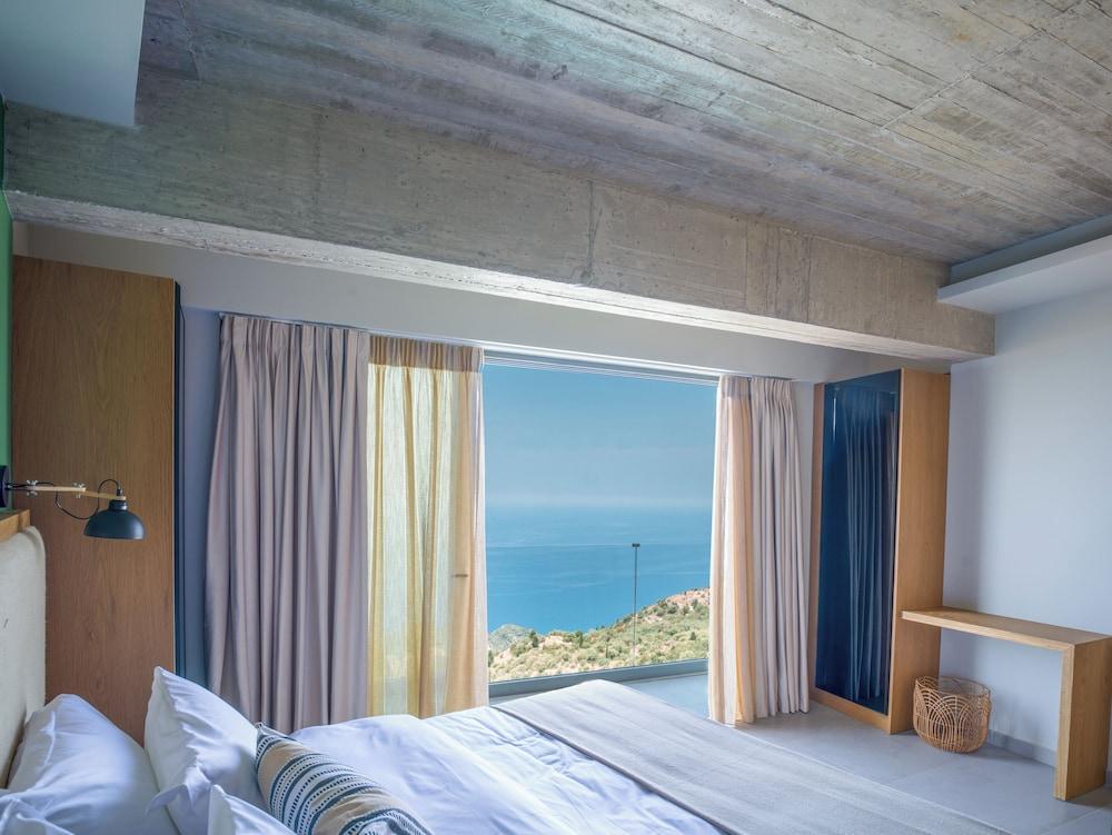 Anadeo Villas & Suites