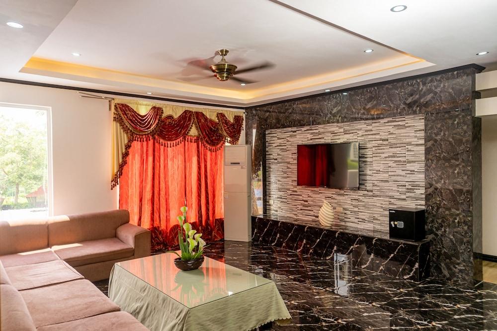 Starview Hotel and Resort