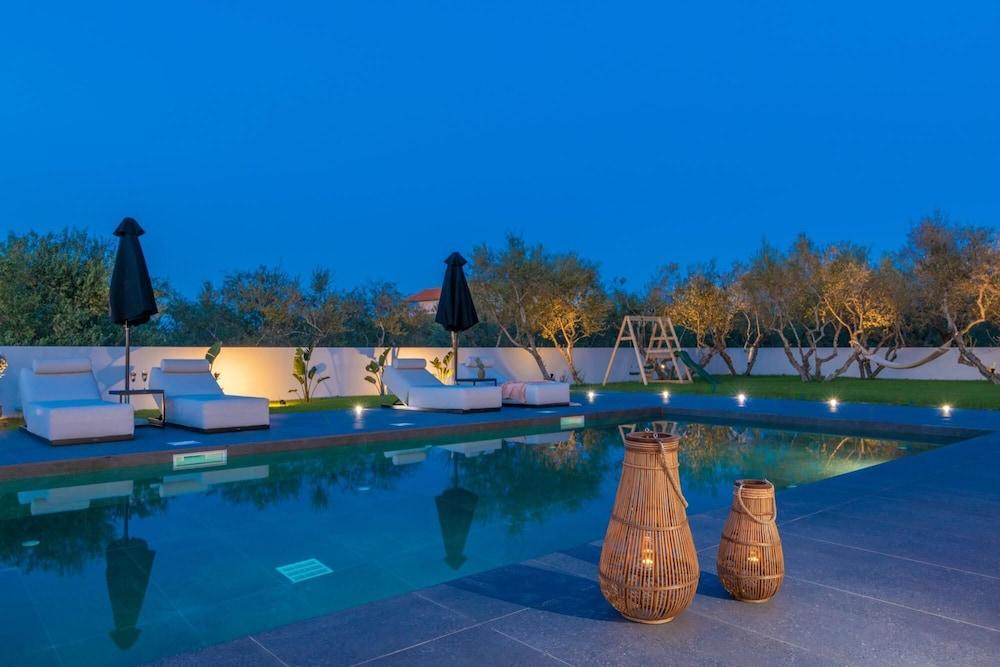 Villa Elysian in Psarou