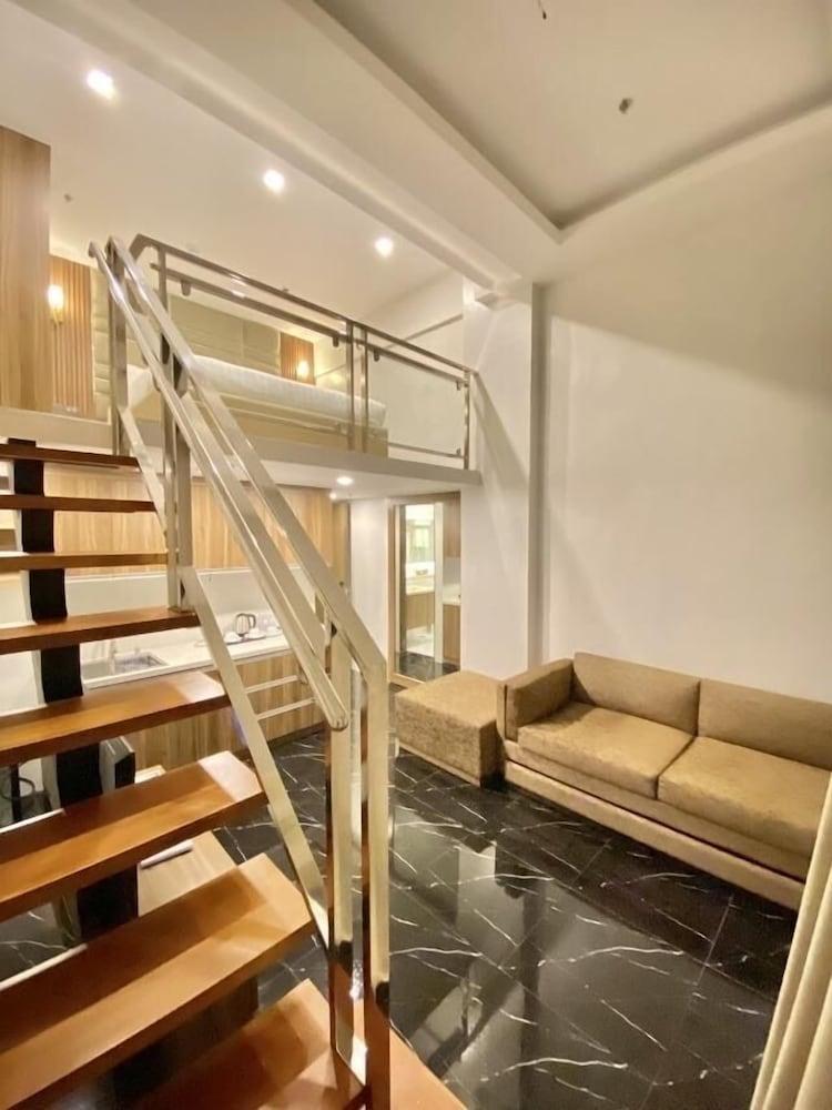 El Vistra Hotel Angeles