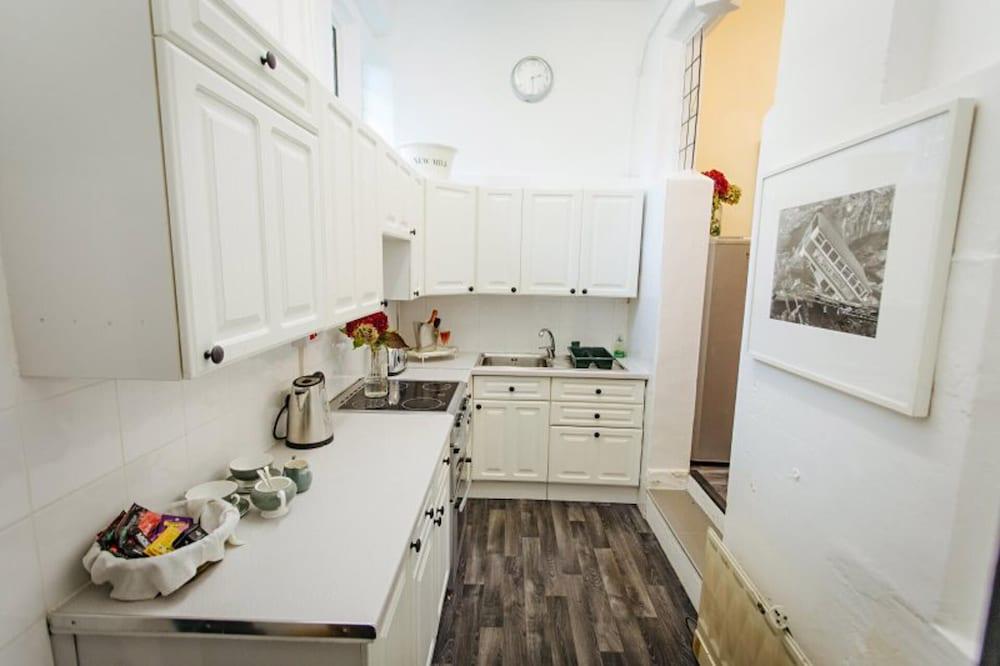 Breathtaking Elizabethan Manor House