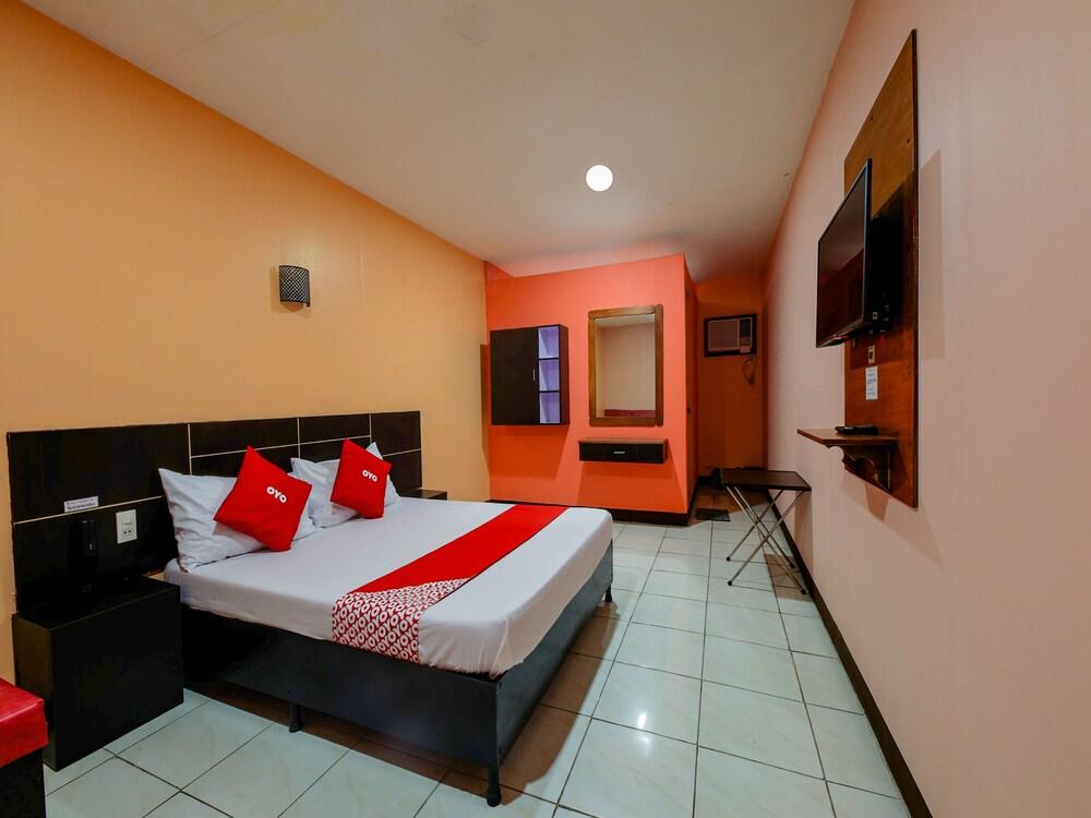 OYO 861 Rosas Travellers Inn