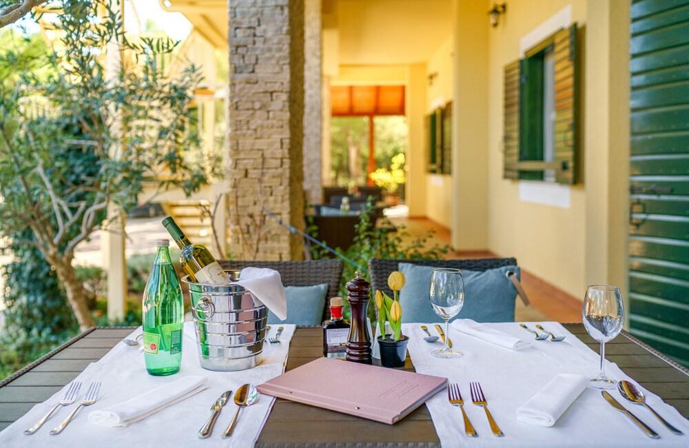 Unique Pool View Room With Breakfast Included