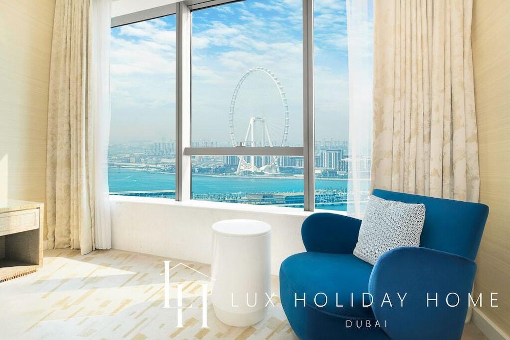 LUX Iconic Views at Palm Tower Suite 1
