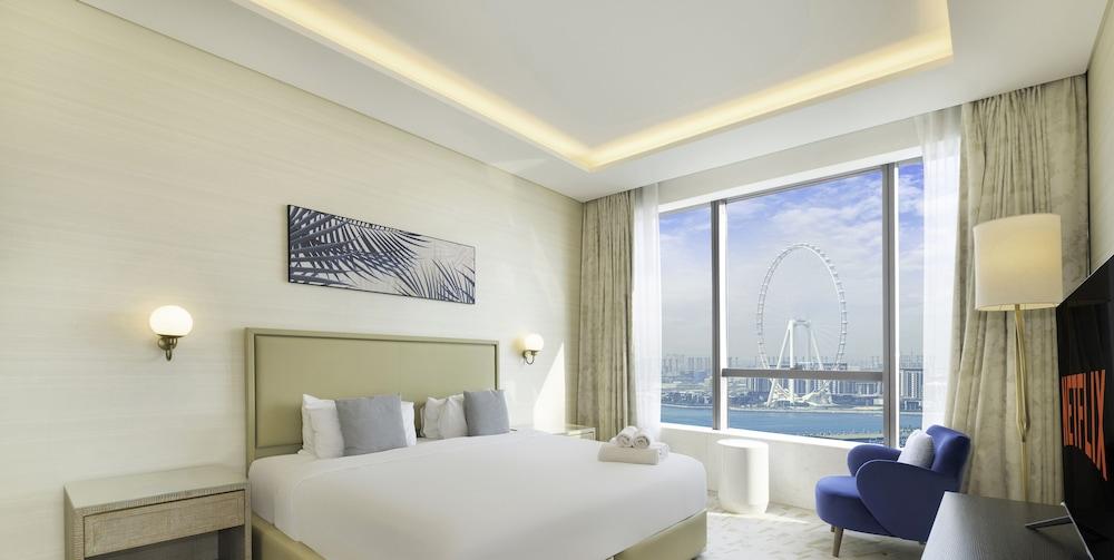 LUX Iconic Views at Palm Tower Suite 3