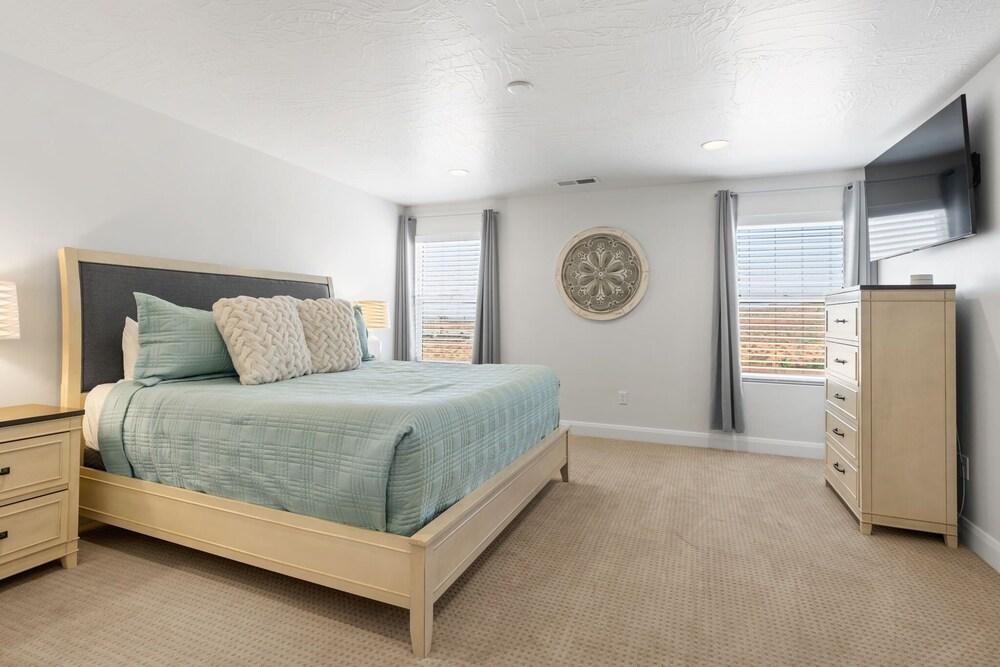 Sunset on Paseos by RedAwning