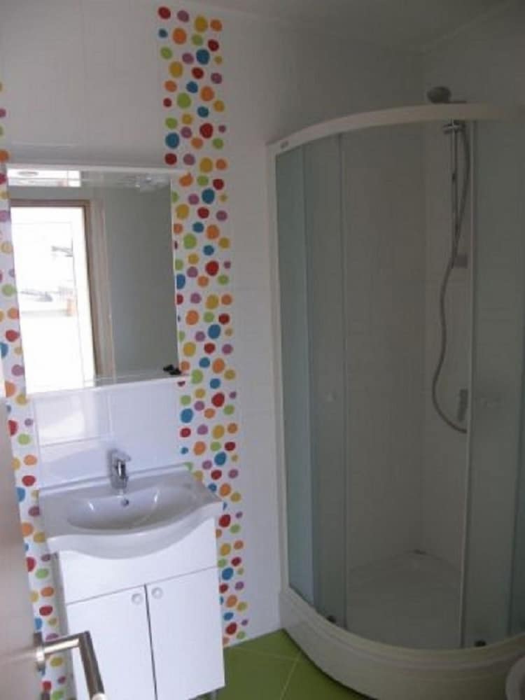 Ljubi - 20 m From Beach - A2 Crveni