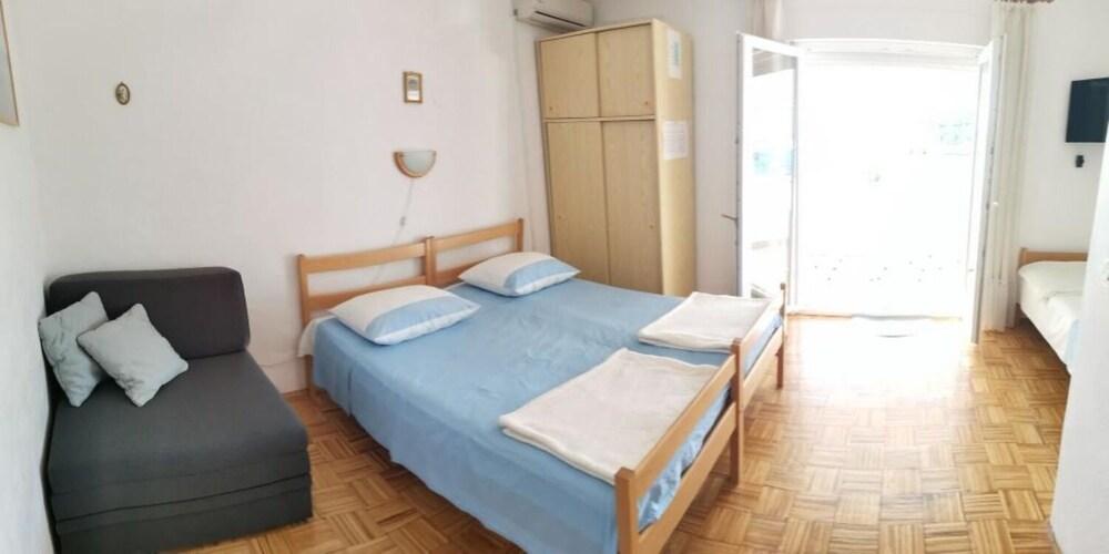 Tonci - by the sea - A3