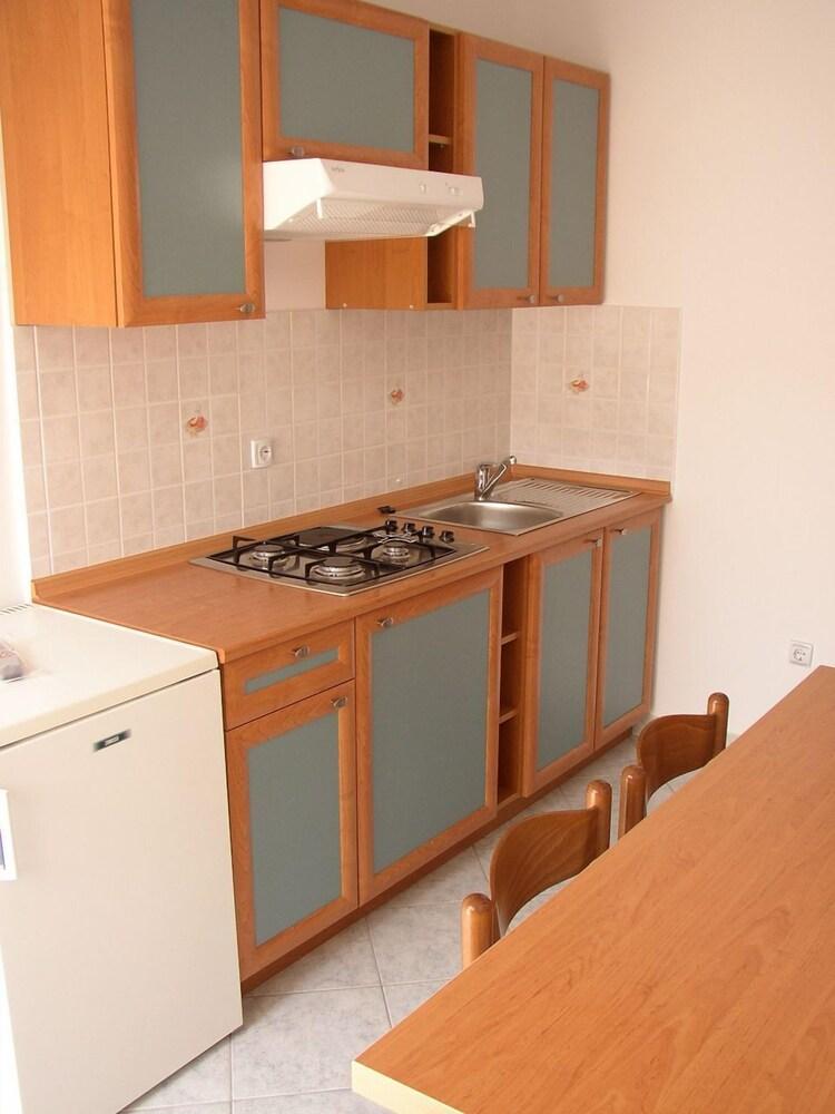 Luca - With Nice Courtyard - A2