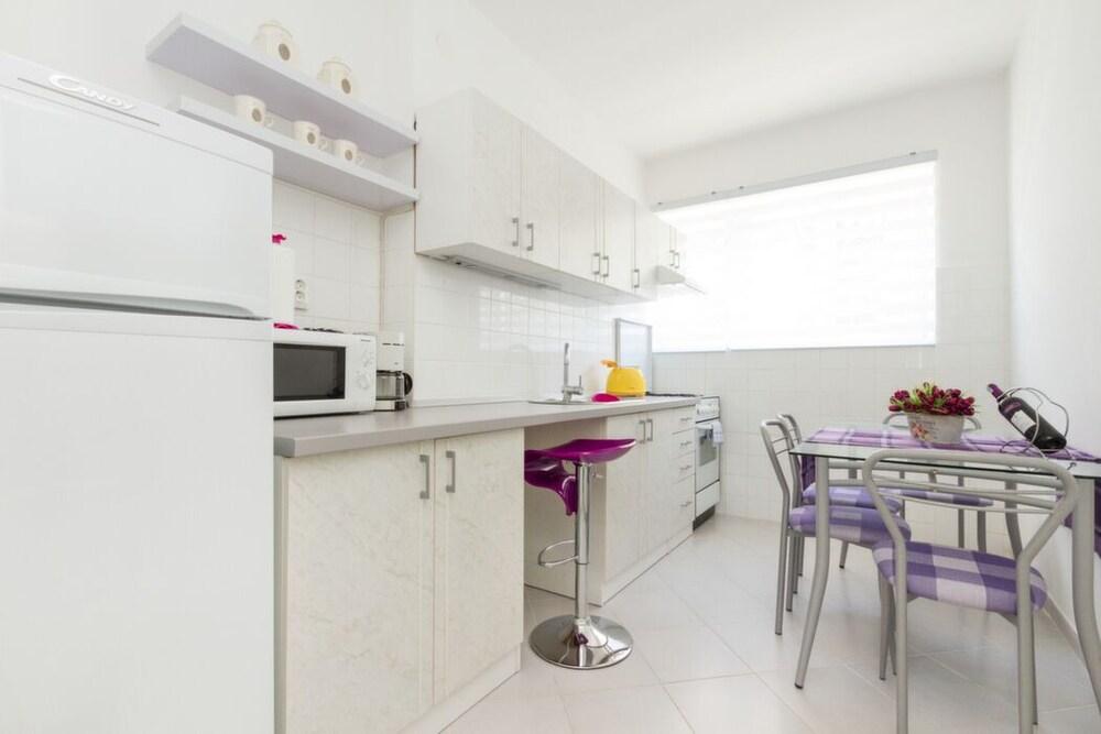 Neven - Comfortable & Great Location - A1