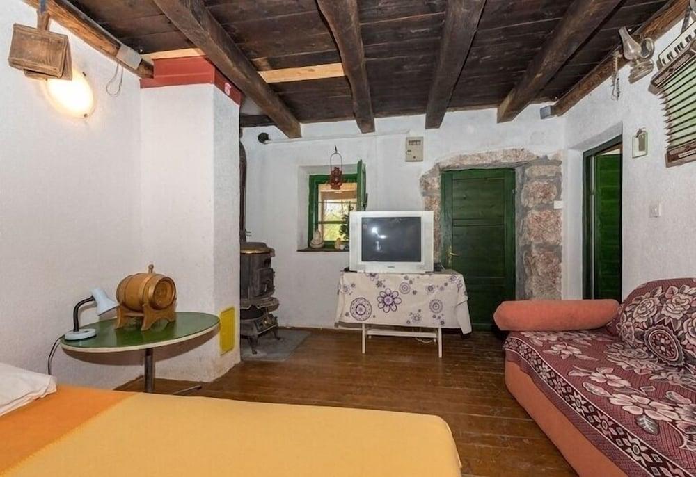 Role - Retro & Affordable - H