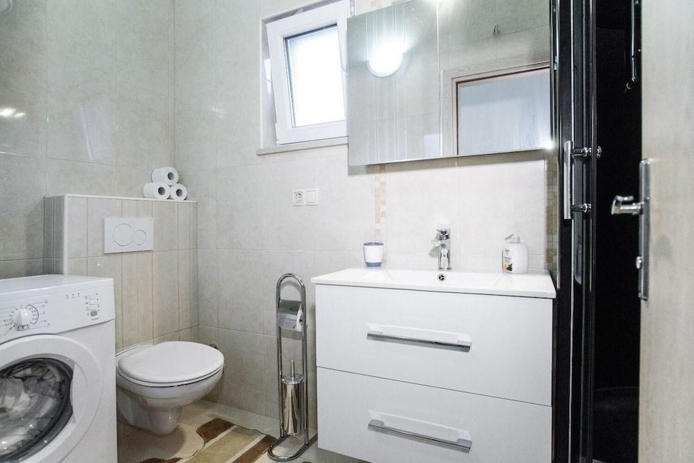 Dusa - With Pool - A3 - III kat