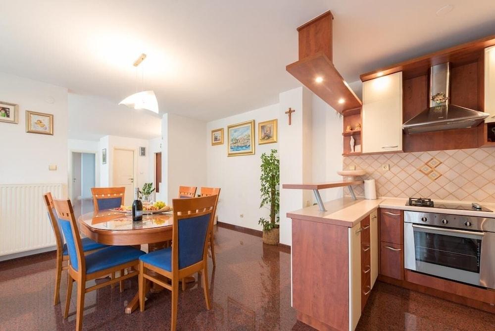 Snjeza - Spacious & Comfortable - A1