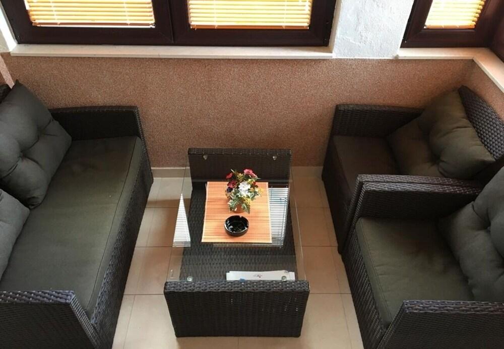 Antisa - With Playground - A2 Sjever