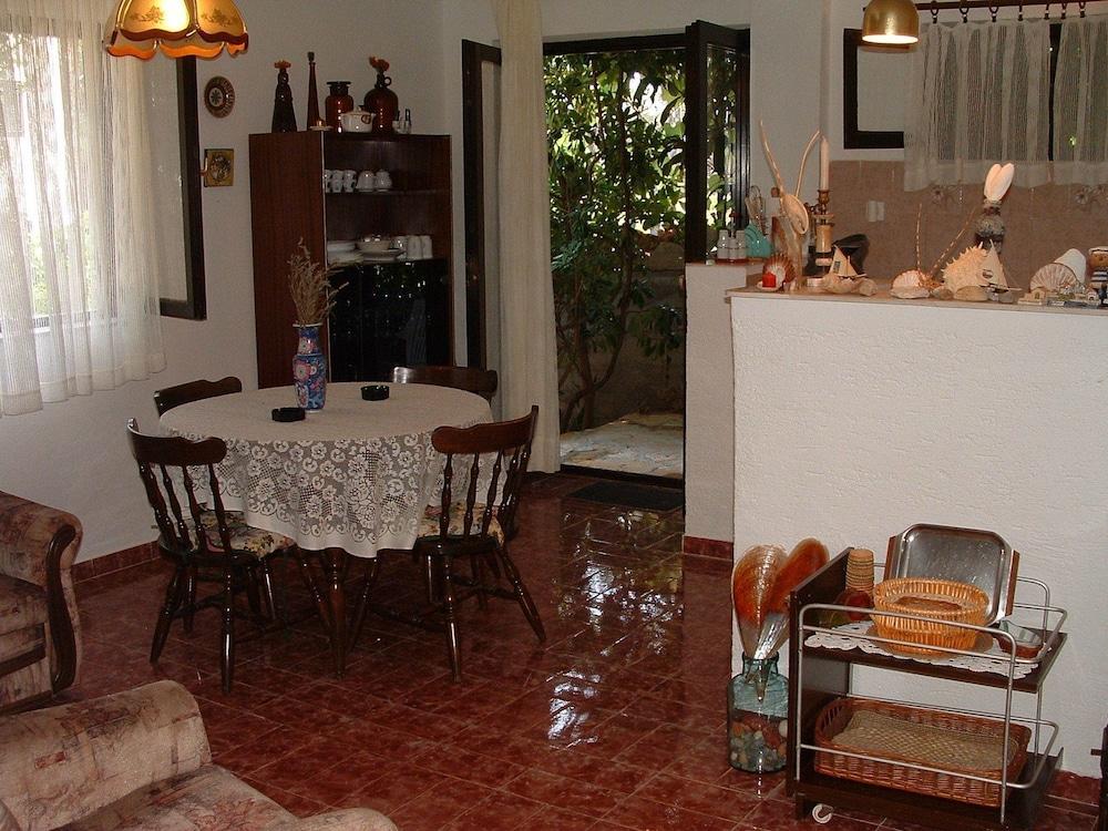 Dinka - Cosy & pet Friendly - A1