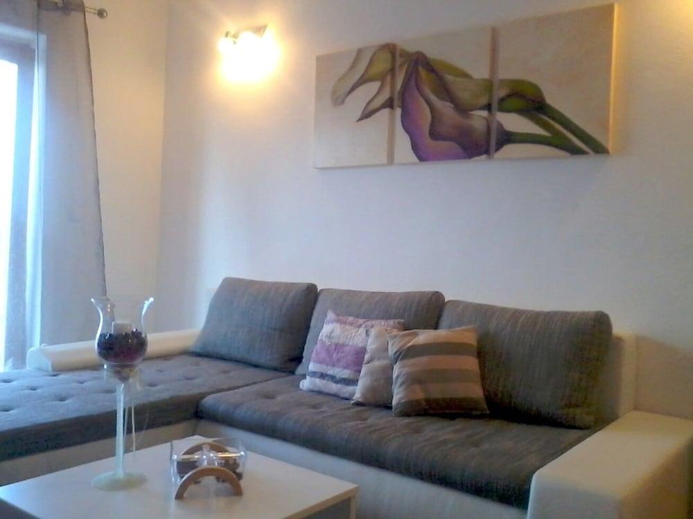 Dioniza - 150 m From Beach - A1