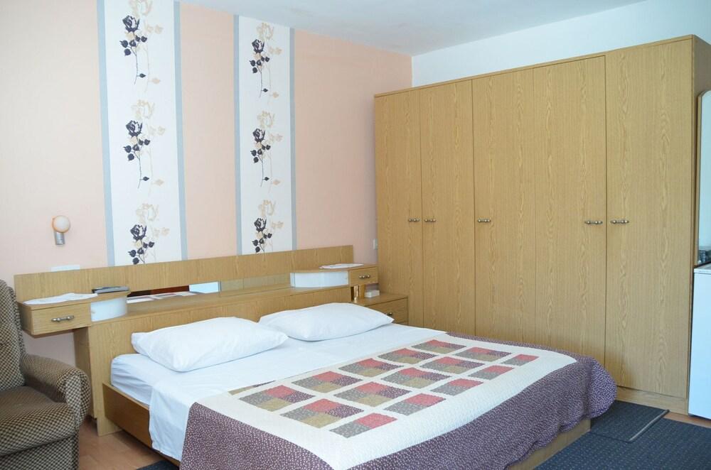 Ruža - Peaceful Area & Parking - SA3