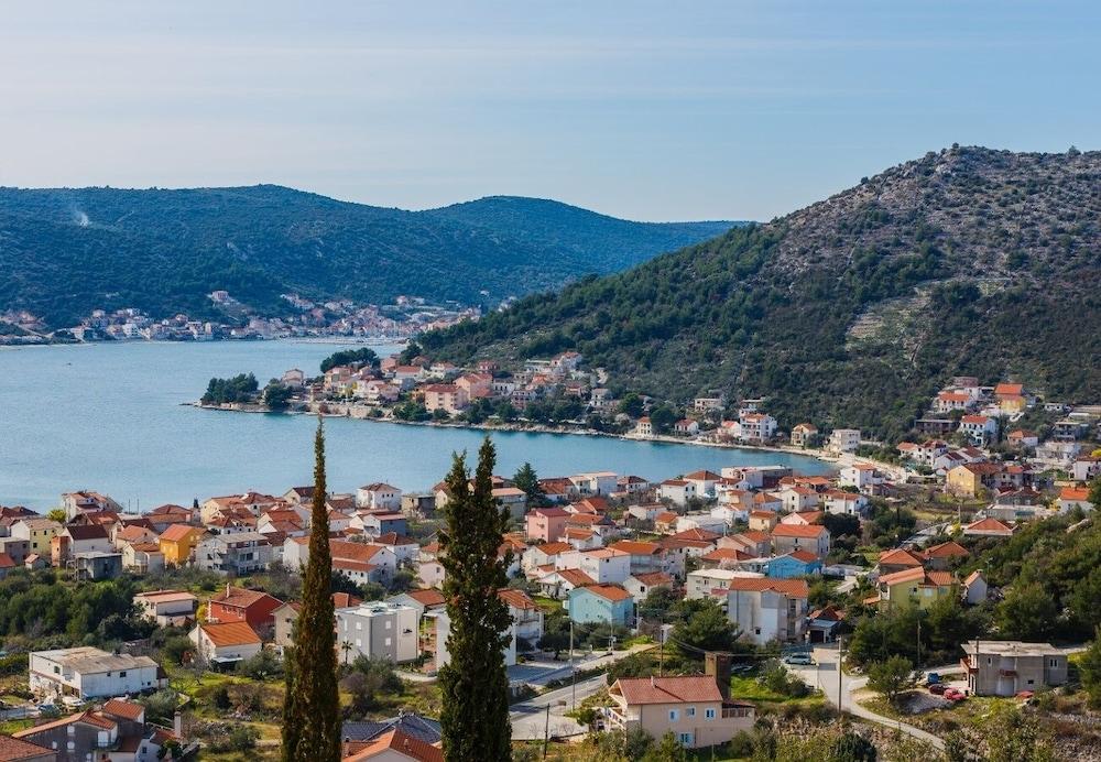 Božena - Nice Garden - H