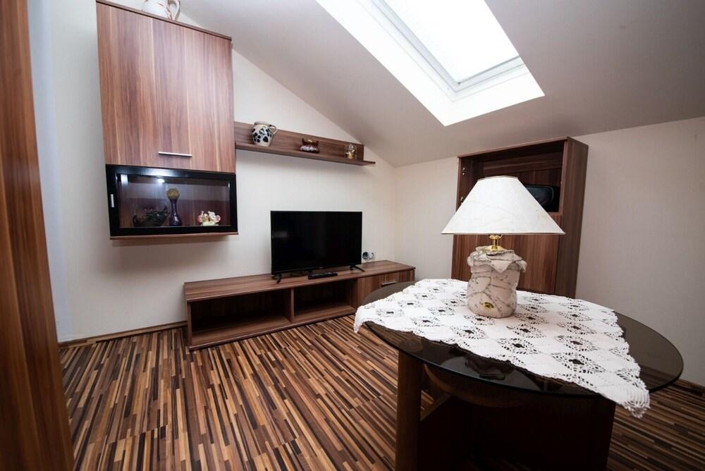 Ivona - Open Swimming Pool - A2