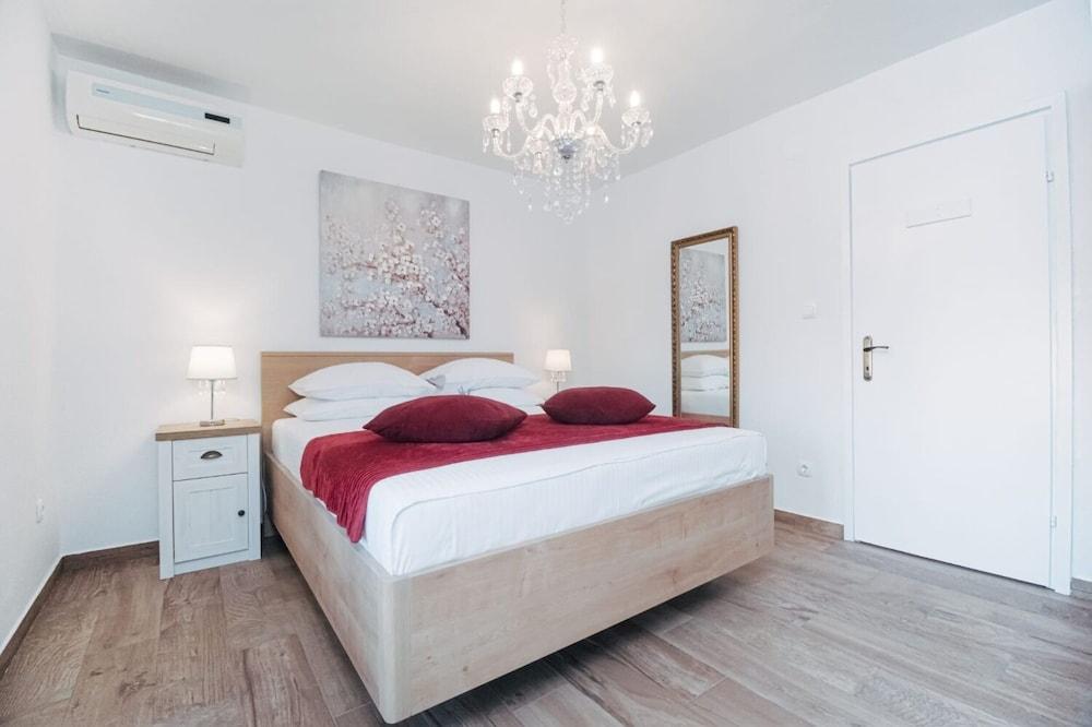 Sandra - Quiet & Close to the Beach - A5