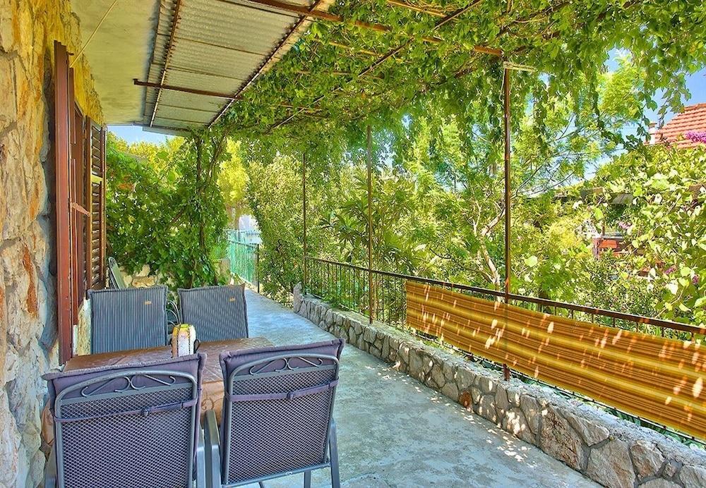 Vibo - Parking and Barbecue - A5 Vinka 4