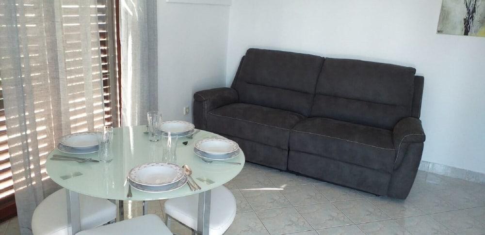 Vojni - With Pool - A2 Jednosobni