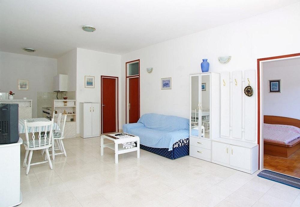 Velo - 10 m From sea - A2 Ana